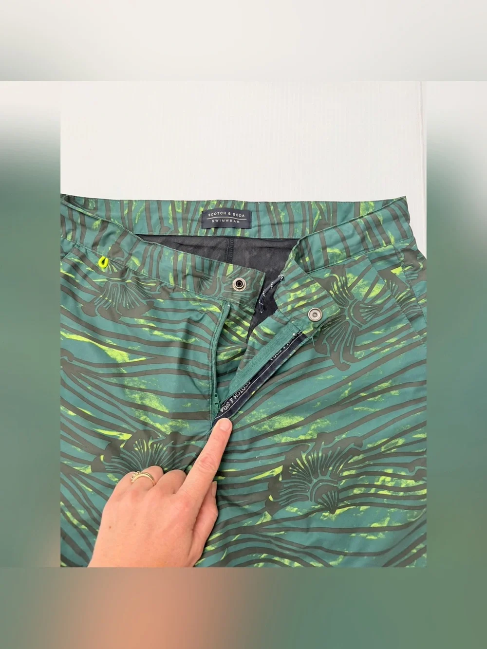 Scotch & Soda Men's Green Patterned Swim Shorts - S
